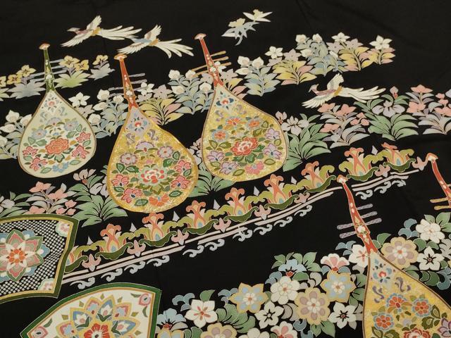 平和屋着物□豪華黒留袖 作家物 駒刺繍 楽器鳳凰花文 琵琶 金彩 平和屋着物□豪華黒留袖 作家物 駒刺繍 楽器鳳凰花文 琵琶 金彩