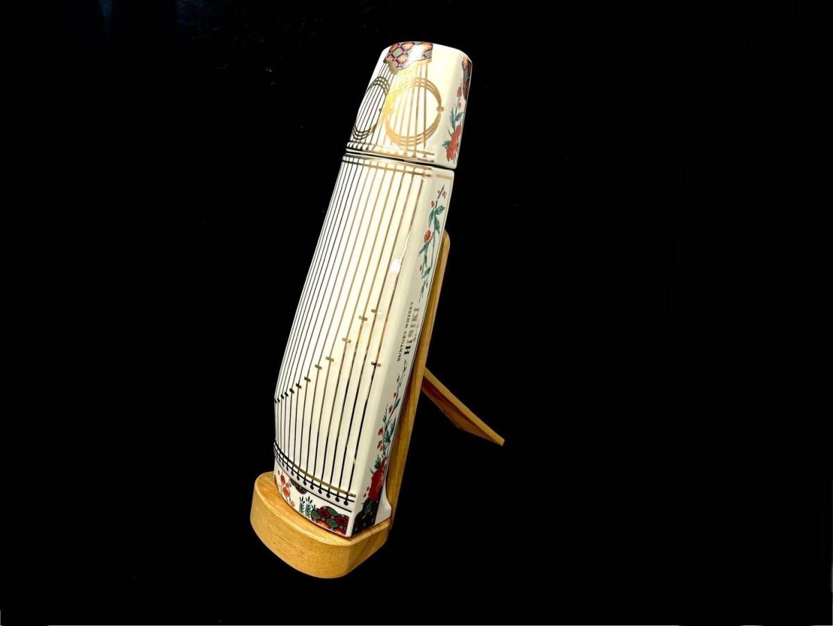 MU)【空瓶】SUNTORY/サントリー 響 琴型ボトル 陶器 ウイスキー MU)【空瓶】SUNTORY/サントリー 響 琴型ボトル 陶器 ウイスキー