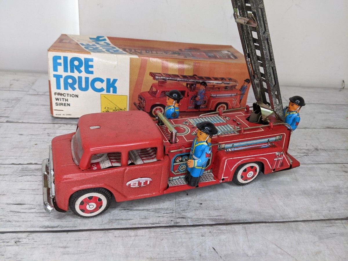 25M04-99N:ブリキ玩具 FIRE TRUCK 消防車 はしご車 MF718 元箱 25M04-99N:ブリキ玩具 FIRE TRUCK 消防車 はしご車 MF718 元箱