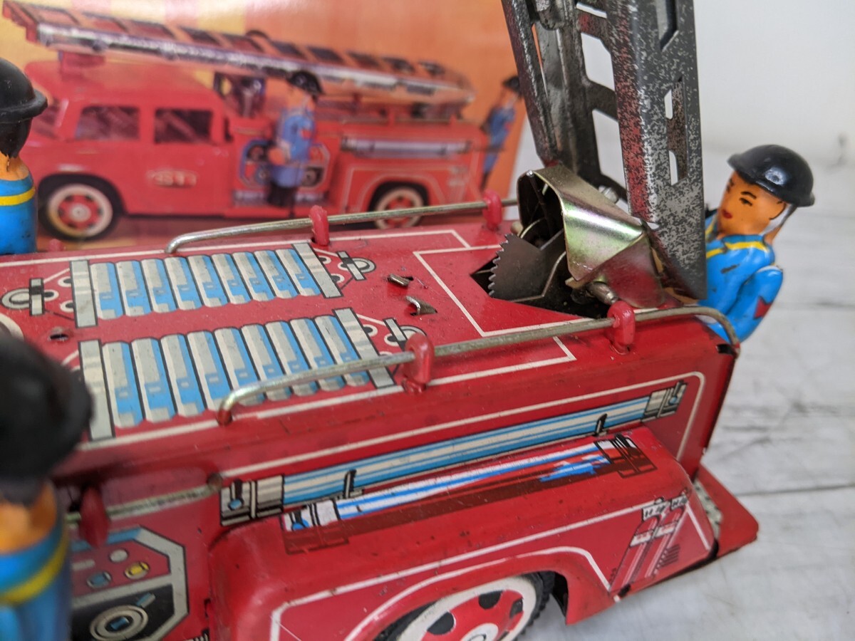 25M04-99N:ブリキ玩具 FIRE TRUCK 消防車 はしご車 MF718 元箱 25M04-99N:ブリキ玩具 FIRE TRUCK 消防車 はしご車 MF718 元箱