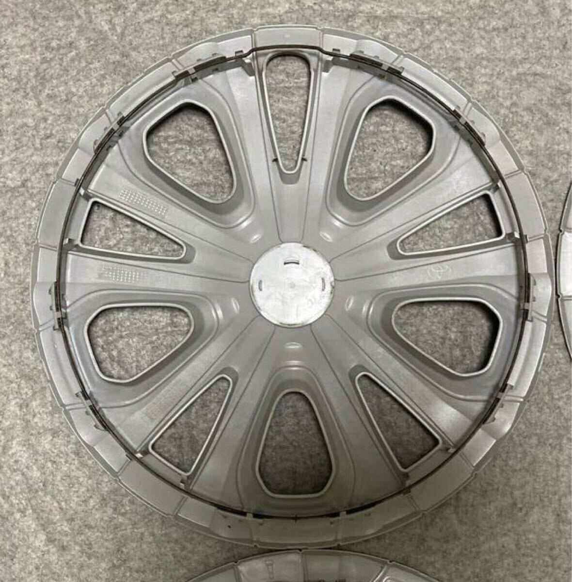 中古 ホイールキャップ トヨタ 純正 プリウス ZVW50 15インチ 4 中古 ホイールキャップ トヨタ 純正 プリウス ZVW50 15インチ 4