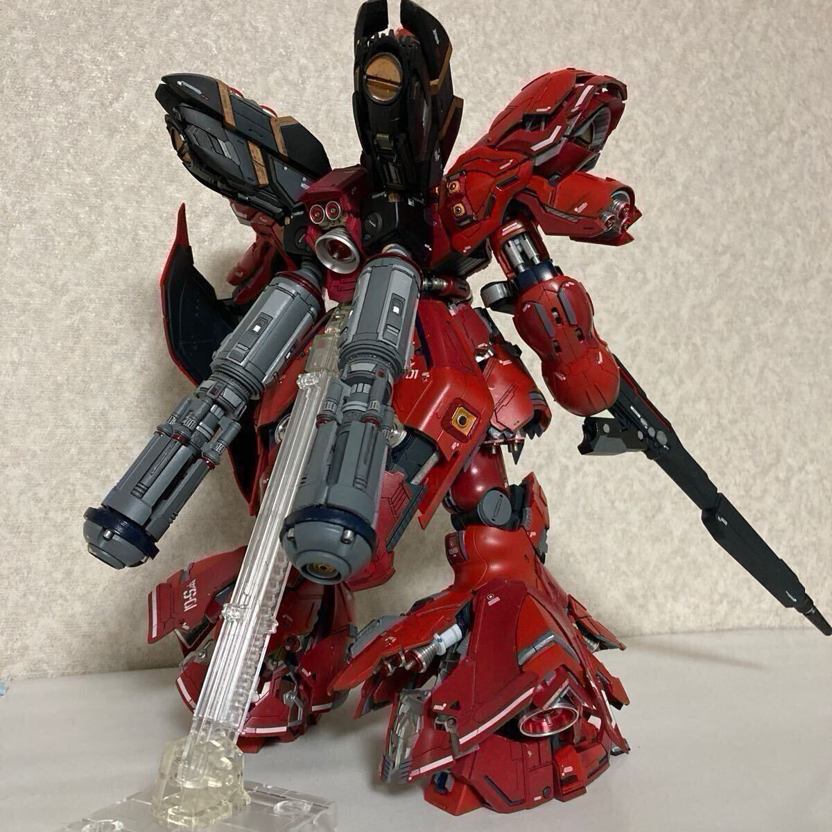 MG 1/100 サザビー Ver.Ka 塗装済み完成品(ジャンク品)(完成 MG 1/100 サザビー Ver.Ka 塗装済み完成品(ジャンク品)(完成