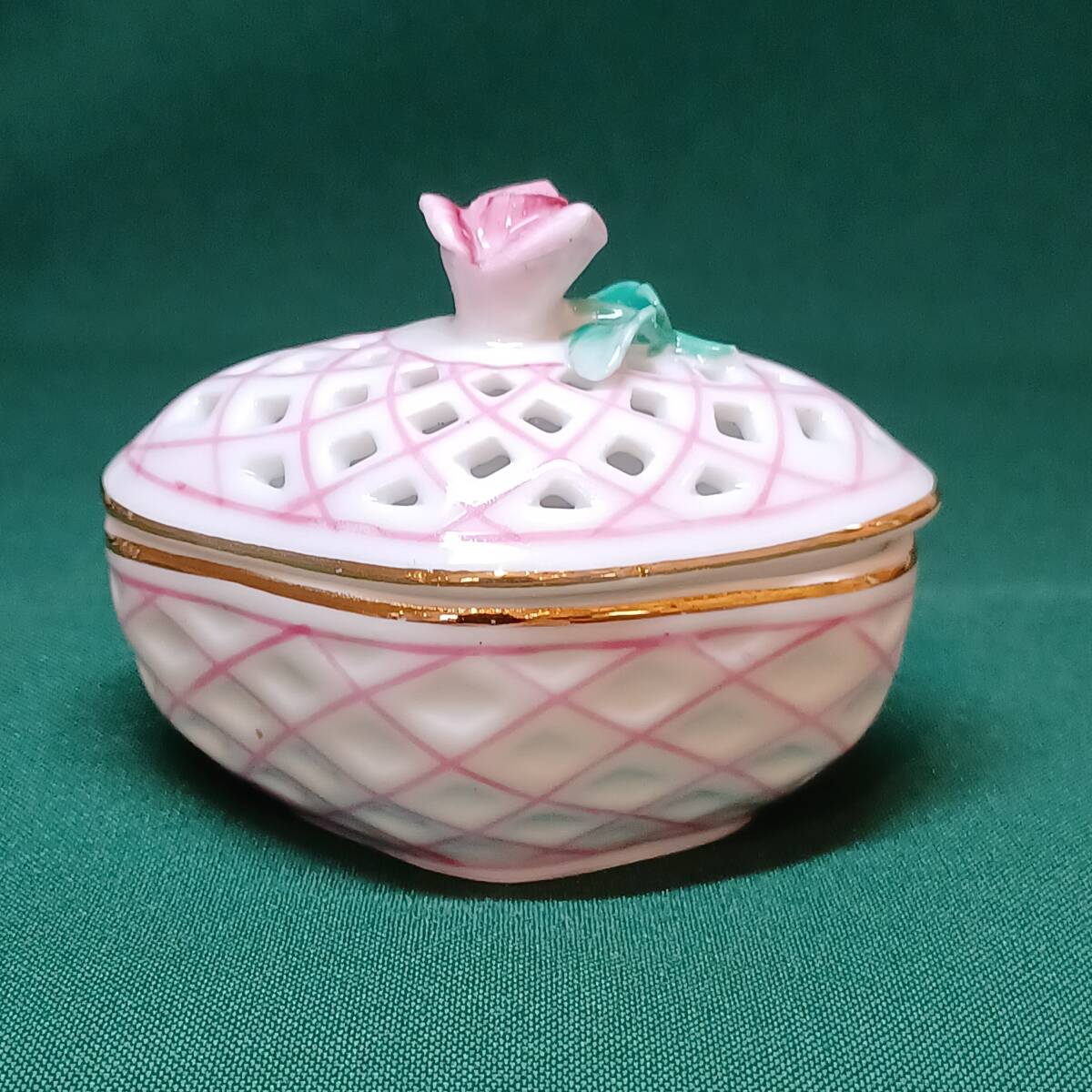 Royal Porcelain ロイヤルポーセリン 花 バラ 花柄 フラワー 蓋 Royal Porcelain ロイヤルポーセリン 花 バラ 花柄 フラワー 蓋