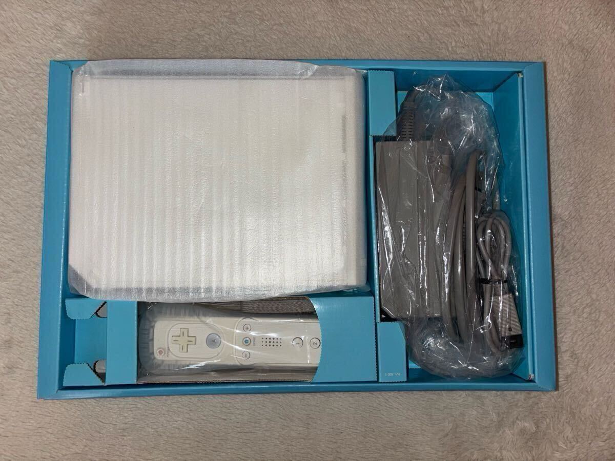 美品 ほぼ未使用】Nintendo Wii本体 Wiiスポーツリゾート同梱版 美品 ほぼ未使用】Nintendo Wii本体 Wiiスポーツリゾート同梱版