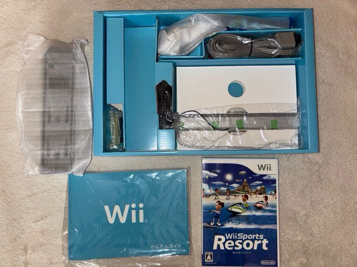 美品 ほぼ未使用】Nintendo Wii本体 Wiiスポーツリゾート同梱版 美品 ほぼ未使用】Nintendo Wii本体 Wiiスポーツリゾート同梱版