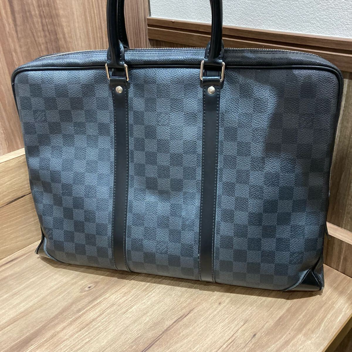 LOUIS VUITTON ルイヴィトン ダミエグラフィット ポルトドキュ LOUIS VUITTON ルイヴィトン ダミエグラフィット ポルトドキュ