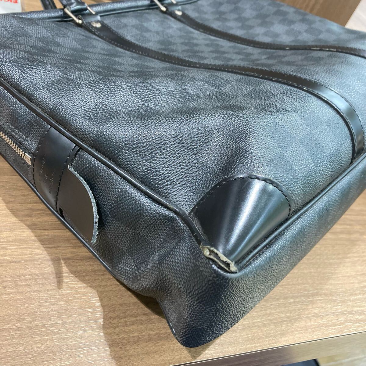 LOUIS VUITTON ルイヴィトン ダミエグラフィット ポルトドキュ LOUIS VUITTON ルイヴィトン ダミエグラフィット ポルトドキュ