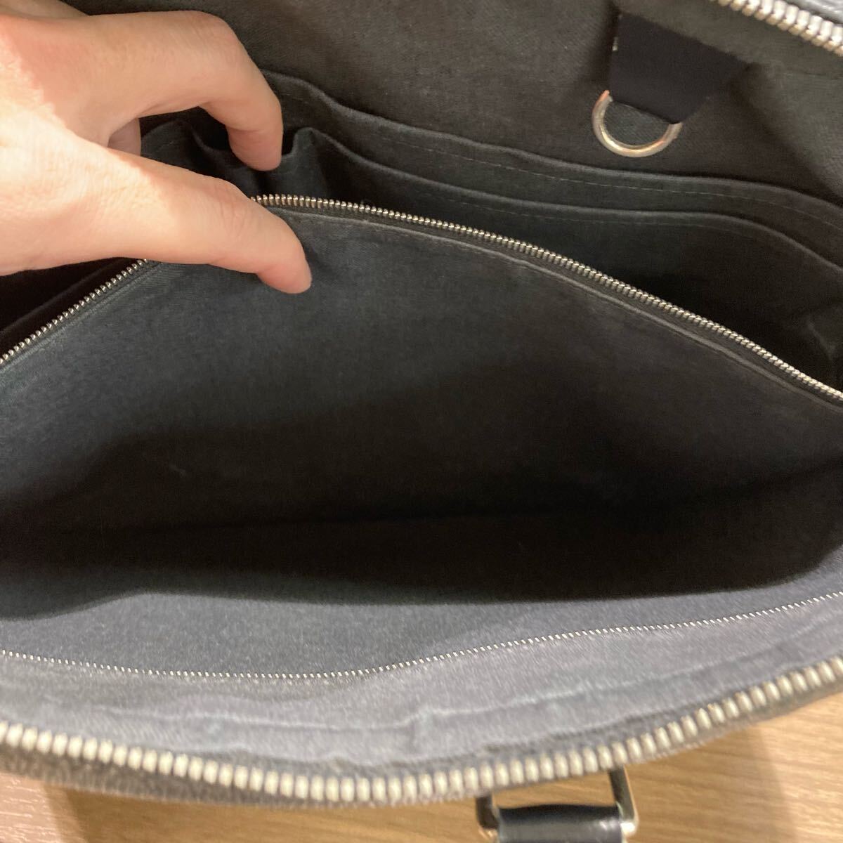 LOUIS VUITTON ルイヴィトン ダミエグラフィット ポルトドキュ LOUIS VUITTON ルイヴィトン ダミエグラフィット ポルトドキュ