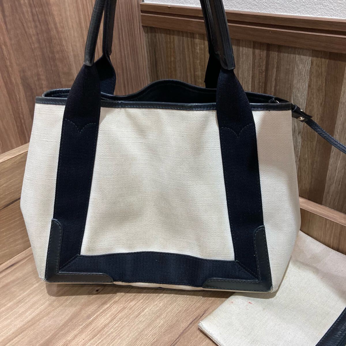 BALENCIAGA バレンシアガ ネイビーカバスS トートバッグ BALENCIAGA バレンシアガ ネイビーカバスS トートバッグ