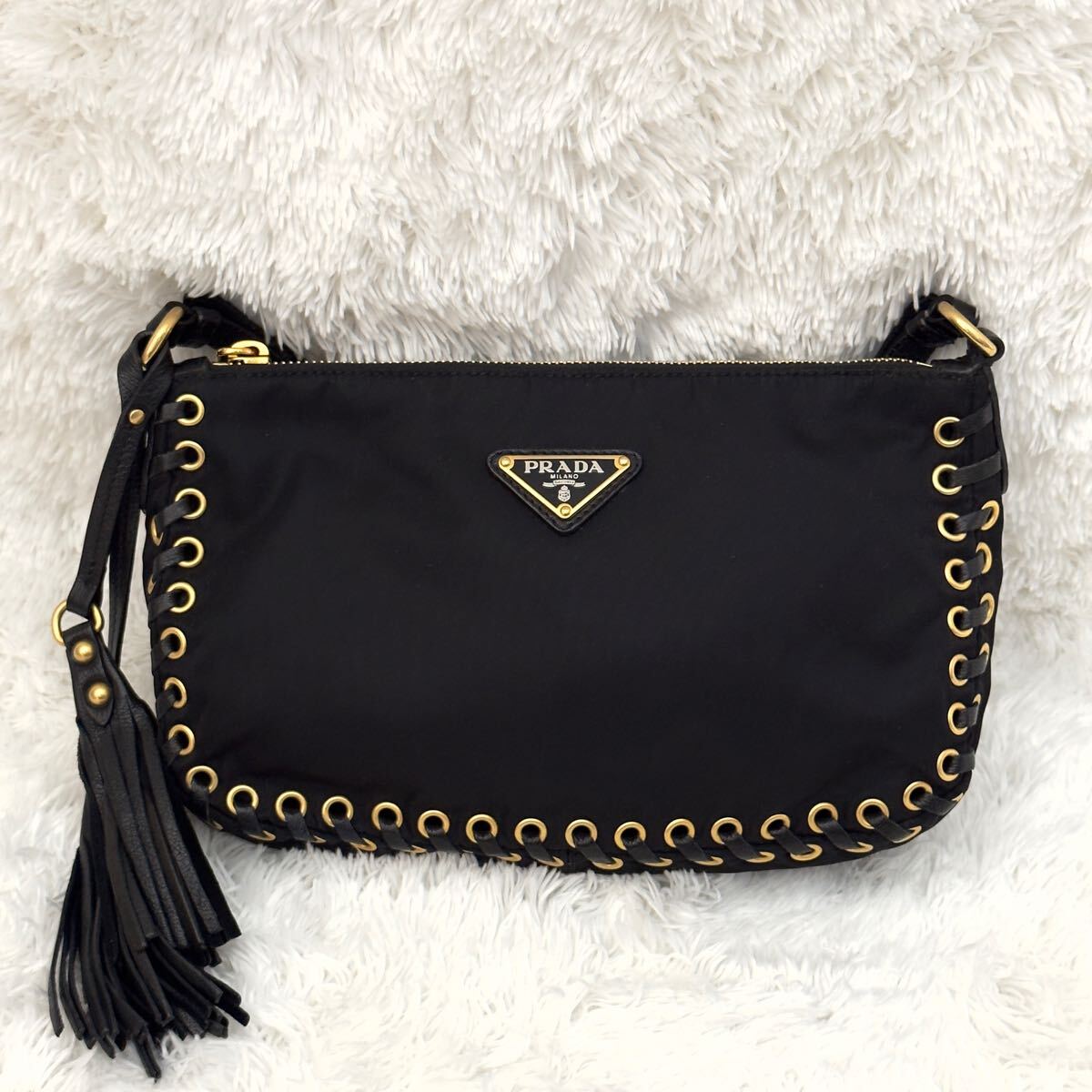 未使用級 PRADA プラダ ナイロン ワンショルダー 三角ロゴ 未使用級 PRADA プラダ ナイロン ワンショルダー 三角ロゴ