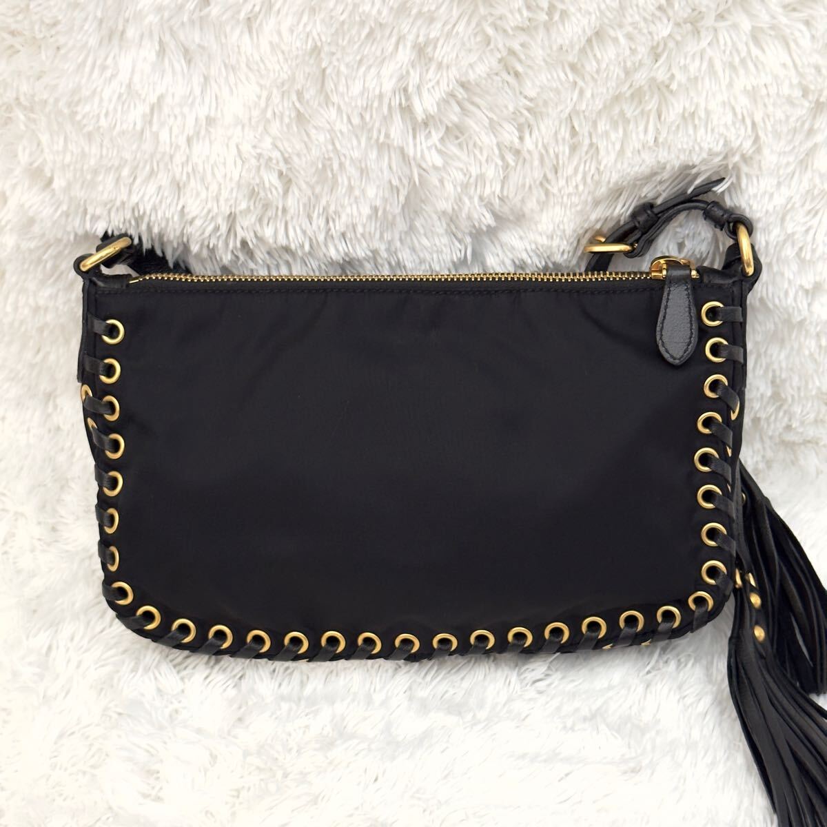 未使用級 PRADA プラダ ナイロン ワンショルダー 三角ロゴ 未使用級 PRADA プラダ ナイロン ワンショルダー 三角ロゴ