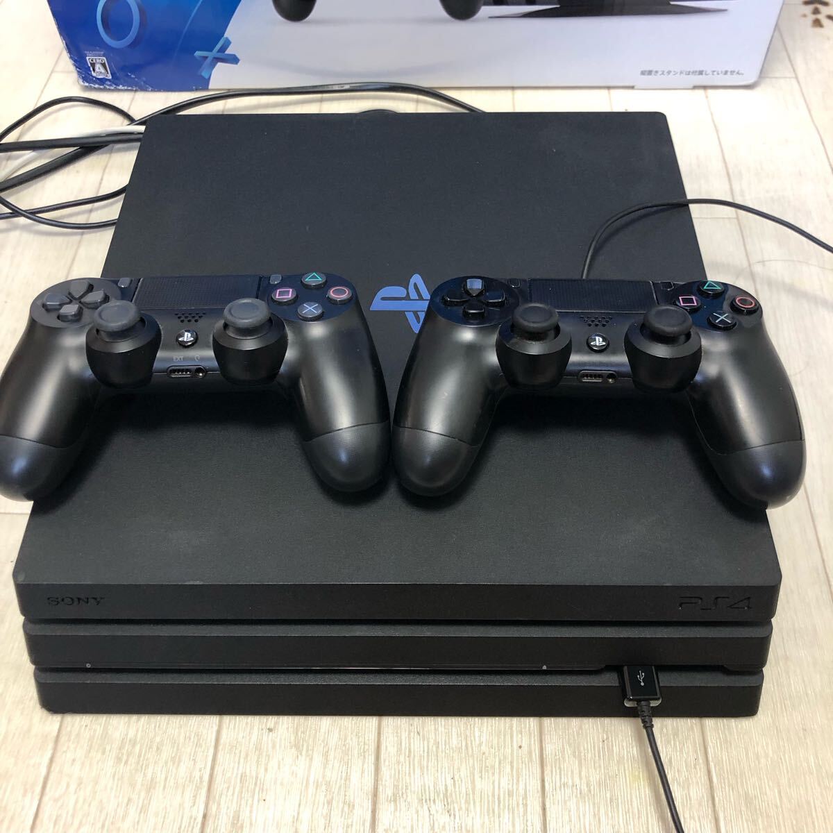 PS4Pro 本体/箱 コントローラ×2セット1TB ブラック SONY PS4Pro 本体/箱 コントローラ×2セット1TB ブラック SONY