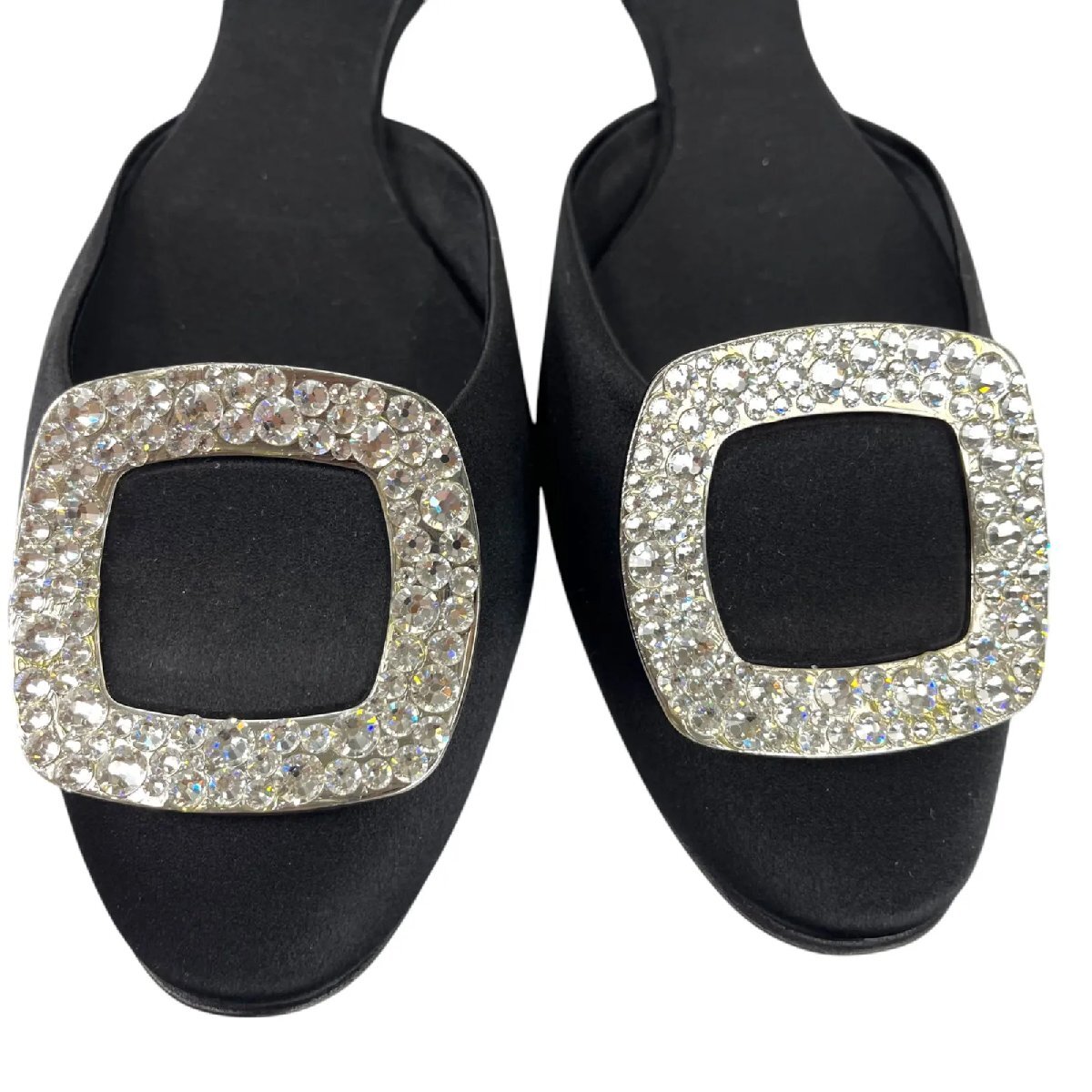 美品 ロジェヴィヴィエ Roger Vivier サテン バックル フラット 美品 ロジェヴィヴィエ Roger Vivier サテン バックル フラット