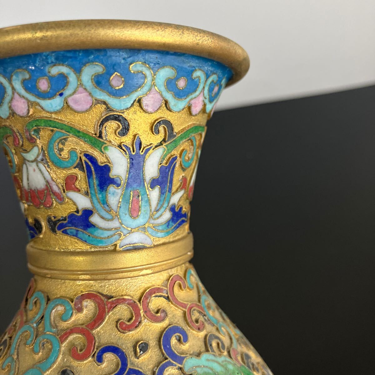 七宝焼】一輪挿し 花瓶 花入 壺 台座付 中国美術 唐物 古美術 七宝焼】一輪挿し 花瓶 花入 壺 台座付 中国美術 唐物 古美術