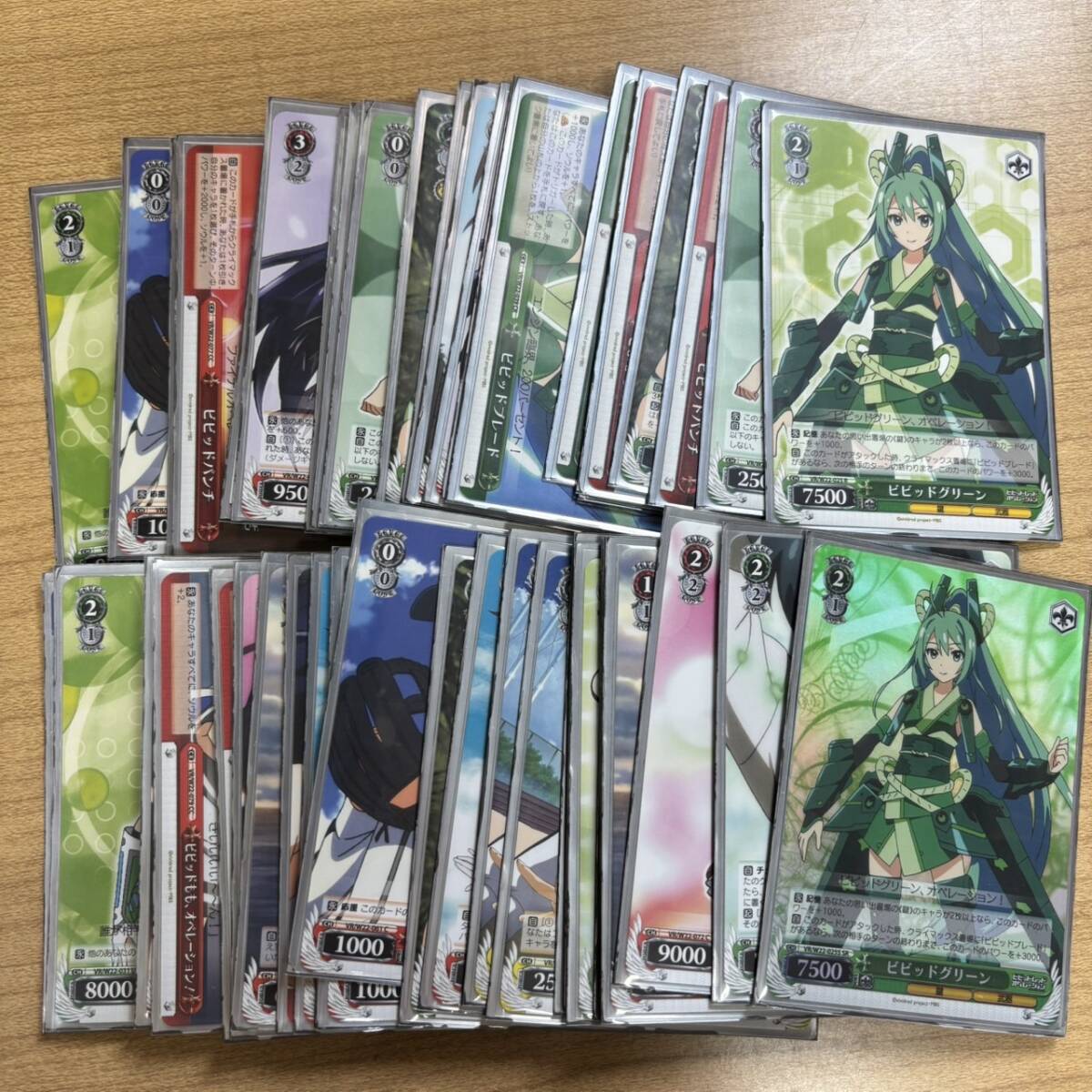 錦旗書】黄楊 山上作 特上彫駒 将棋駒 駒箱 木製 銘入り余り歩 錦旗書】黄楊 山上作 特上彫駒 将棋駒 駒箱 木製 銘入り余り歩