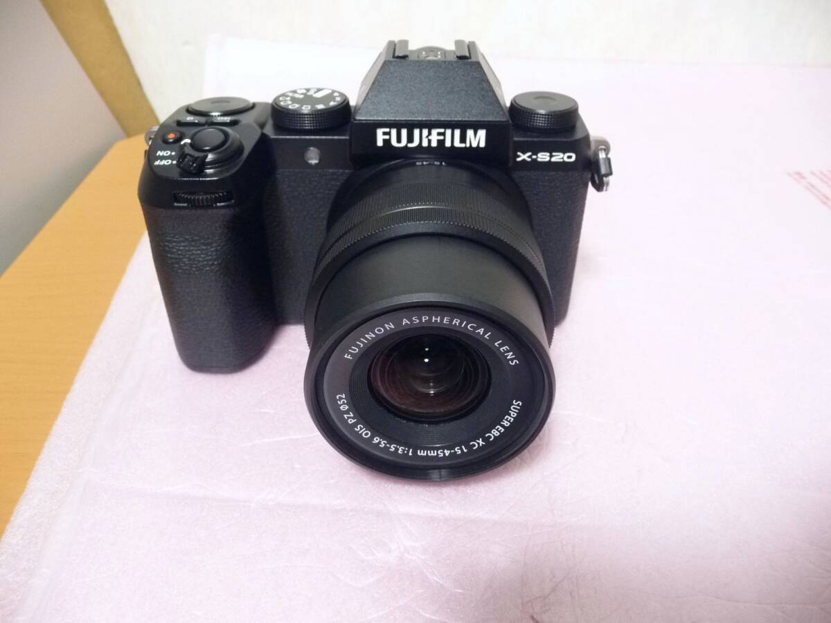 展示美品 富士フイルム FUJIFILM ミラーレス一眼カメラ X-S20 展示美品 富士フイルム FUJIFILM ミラーレス一眼カメラ X-S20