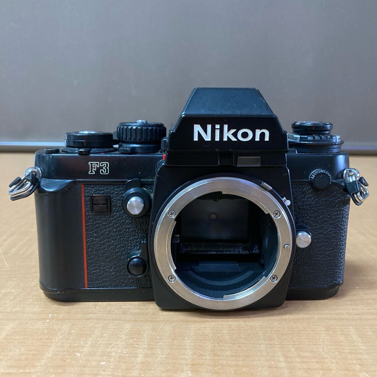 送料無料 Nikon F3 一眼レフ フィルムカメラ ボディのみ 送料無料 Nikon F3 一眼レフ フィルムカメラ ボディのみ