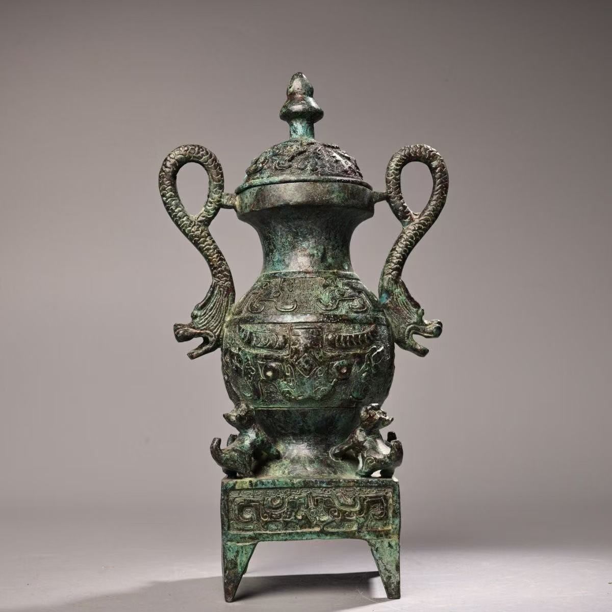 珍寶斎】b27旧家蔵出 青銅器 竜耳 花瓶 置物 重さ2000グラム高さ 珍寶斎】b27旧家蔵出 青銅器 竜耳 花瓶 置物 重さ2000グラム高さ