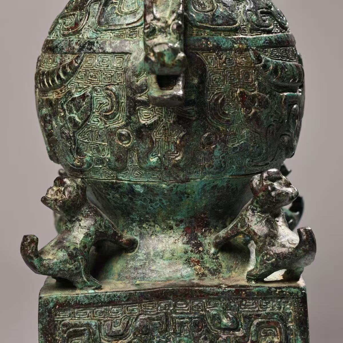 珍寶斎】b27旧家蔵出 青銅器 竜耳 花瓶 置物 重さ2000グラム高さ 珍寶斎】b27旧家蔵出 青銅器 竜耳 花瓶 置物 重さ2000グラム高さ
