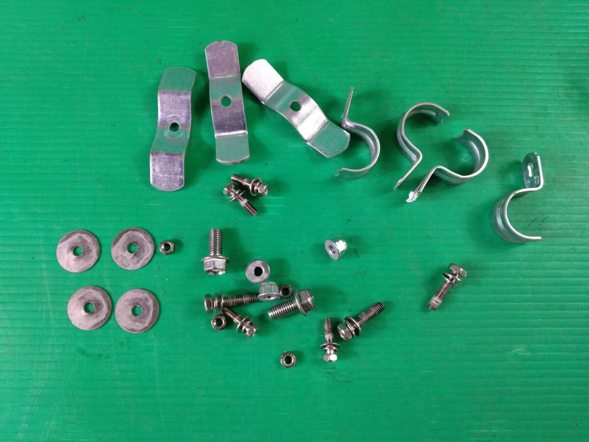 160　1FI　汎用トップケース　リアボックス　箱　ベース?金具?カギ有り　メーカー不明　中古　20250415