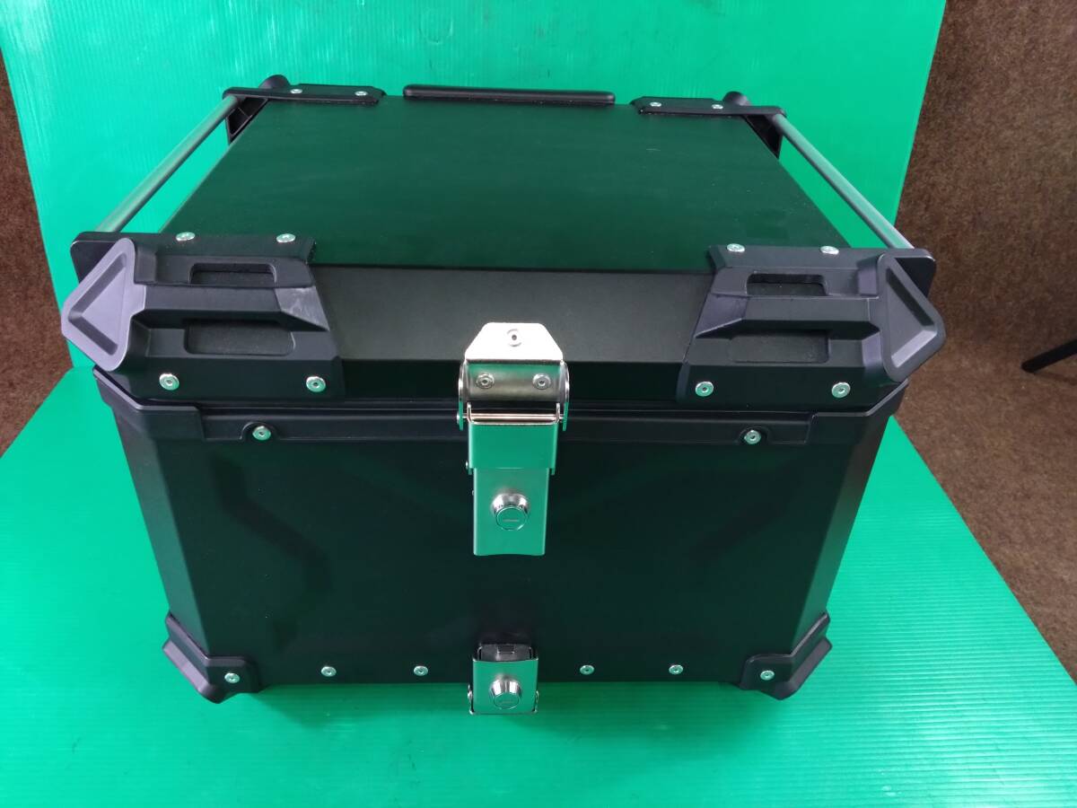 160　1FI　汎用トップケース　リアボックス　箱　ベース?金具?カギ有り　メーカー不明　中古　20250415