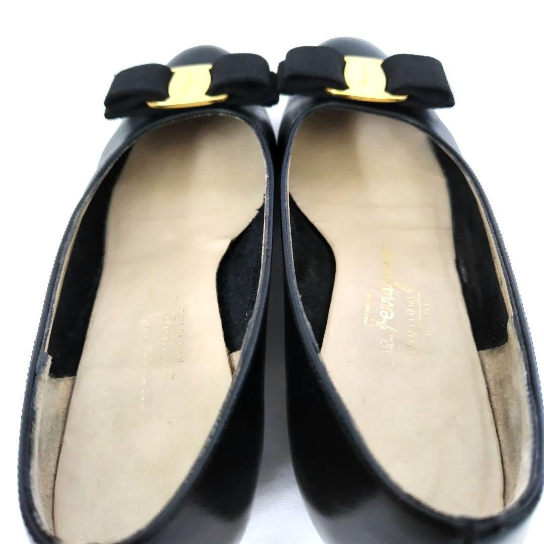 小さいサイズ フェラガモ【Ferragamo】ヴァラ パンプス 黒 4C 小さいサイズ フェラガモ【Ferragamo】ヴァラ パンプス 黒 4C