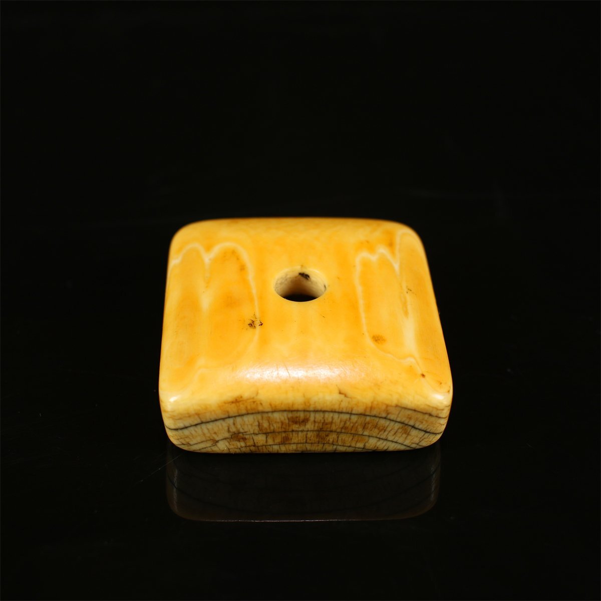吉】YB816 江戸時代 東洋彫刻 天然白材 饅頭 根付 幅4.5㎝/美品 吉】YB816 江戸時代 東洋彫刻 天然白材 饅頭 根付 幅4.5㎝/美品