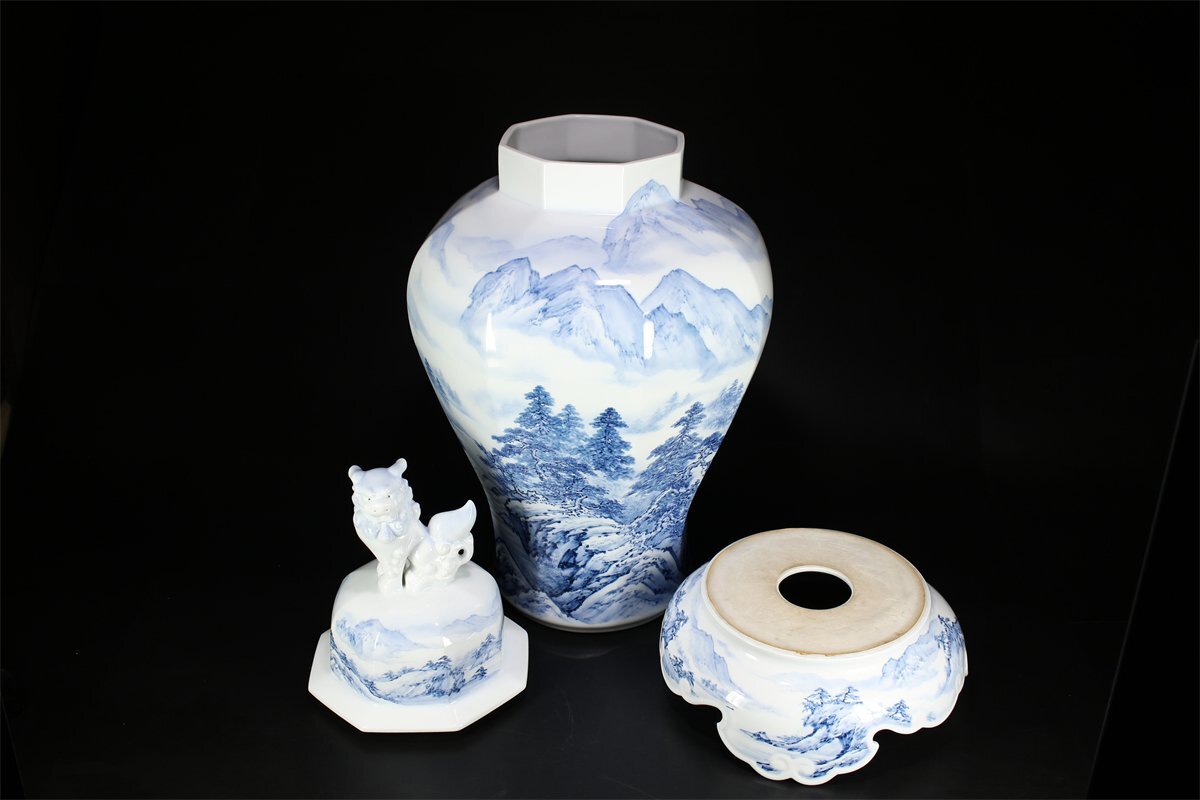 吉】CK418 有田焼名工 【耕右衛門作】 染付山水紋 沈香壷 飾壺 吉】CK418 有田焼名工 【耕右衛門作】 染付山水紋 沈香壷 飾壺
