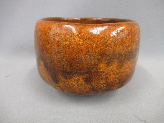 【九代?大樋長左衛(wèi)門　飴釉?茶碗】時代物茶道具　共箱　加賀?金沢楽焼　共布　未使用近　長期保管品