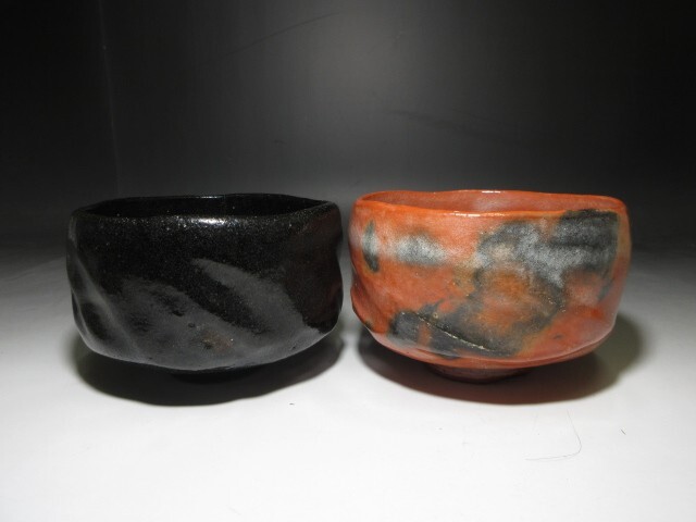 ☆楽吉左衛門十二代 弘入 赤黒一双 茶碗☆桐二重箱・共箱・共布 ☆楽吉左衛門十二代 弘入 赤黒一双 茶碗☆桐二重箱・共箱・共布