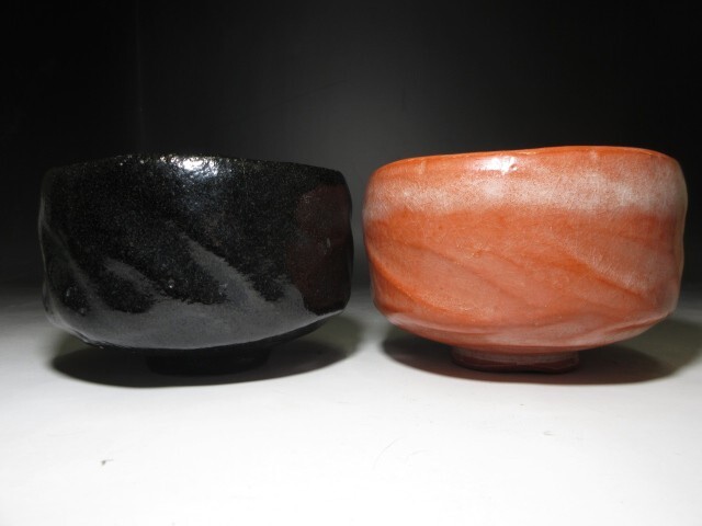 ☆楽吉左衛門十二代 弘入 赤黒一双 茶碗☆桐二重箱・共箱・共布 ☆楽吉左衛門十二代 弘入 赤黒一双 茶碗☆桐二重箱・共箱・共布