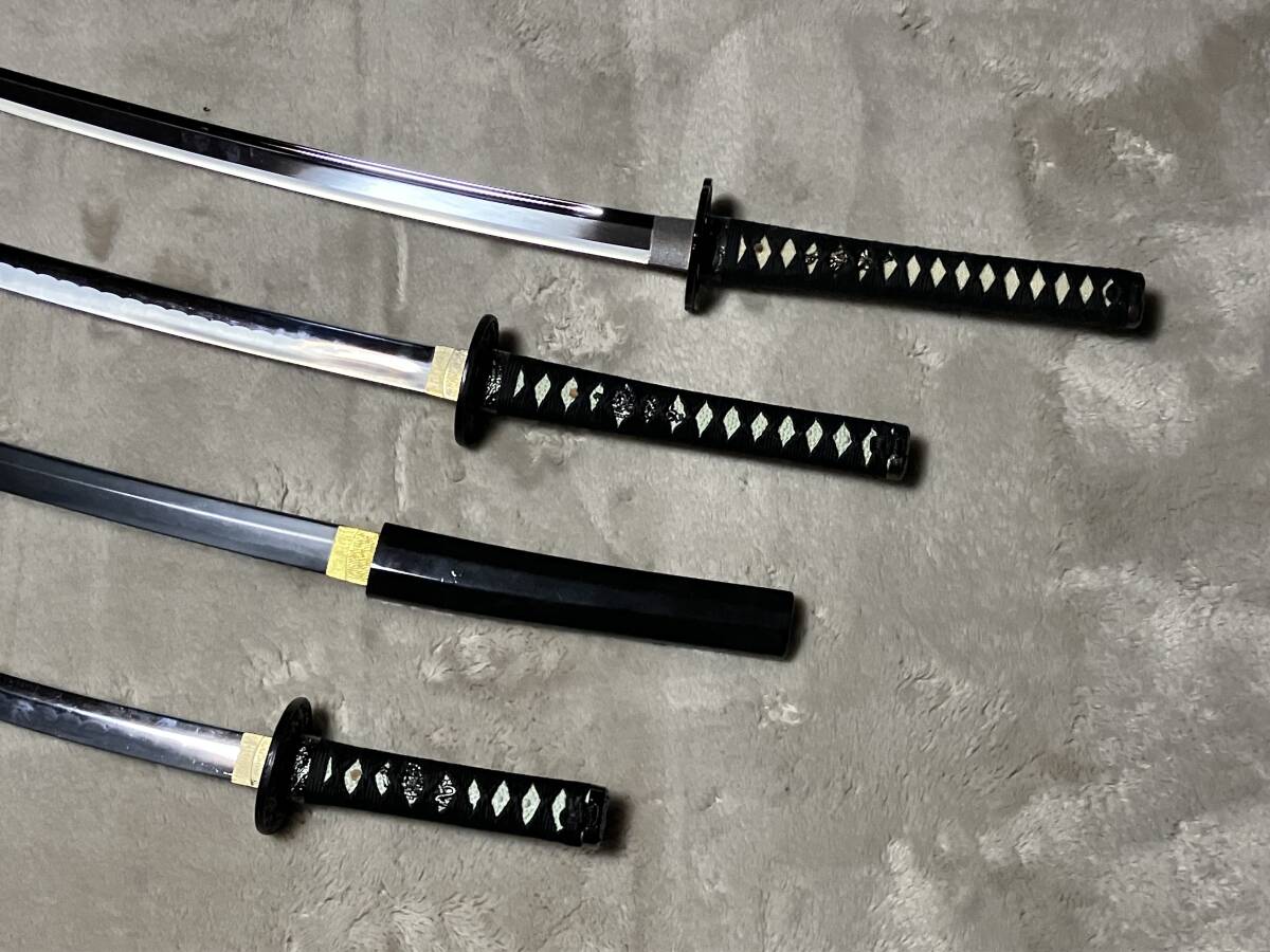 模造刀 4本 まとめて 武具 模擬刀 居合刀 日本刀 短刀 武士侍剣 模造刀 4本 まとめて 武具 模擬刀 居合刀 日本刀 短刀 武士侍剣