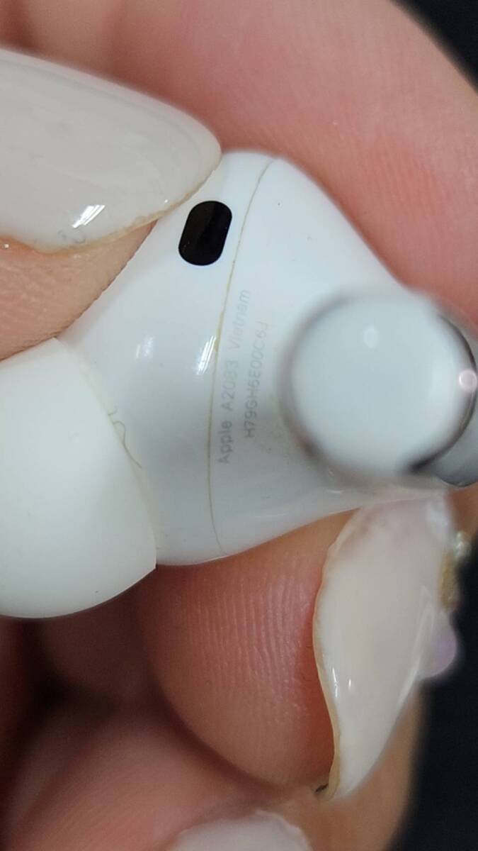 Airpods Pro 第1世代 イヤホン ケース ジャンク 動作未確認 Airpods Pro 第1世代 イヤホン ケース ジャンク 動作未確認