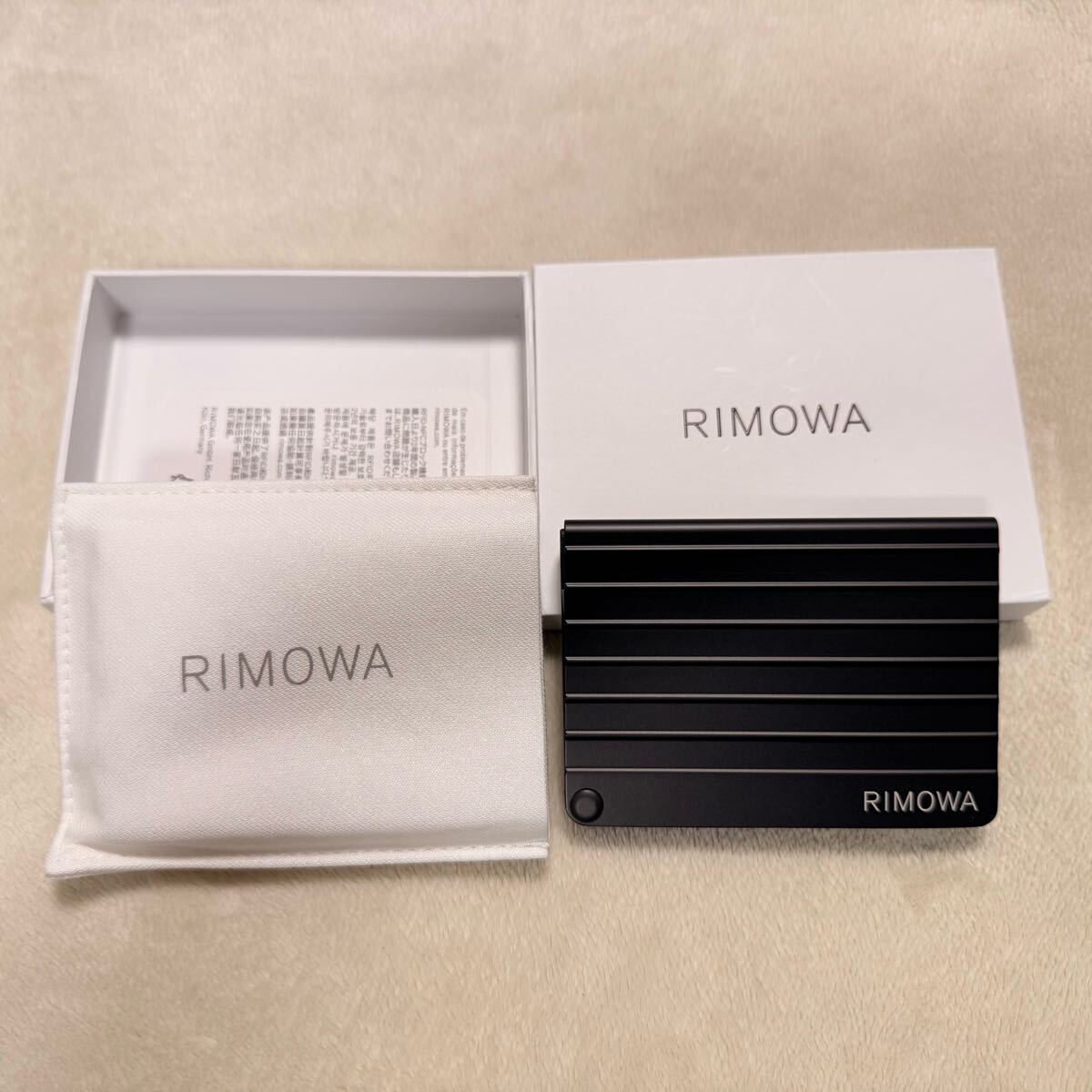 RIMOWA カードホルダー ブラック アルミニウム【新品】カード RIMOWA カードホルダー ブラック アルミニウム【新品】カード