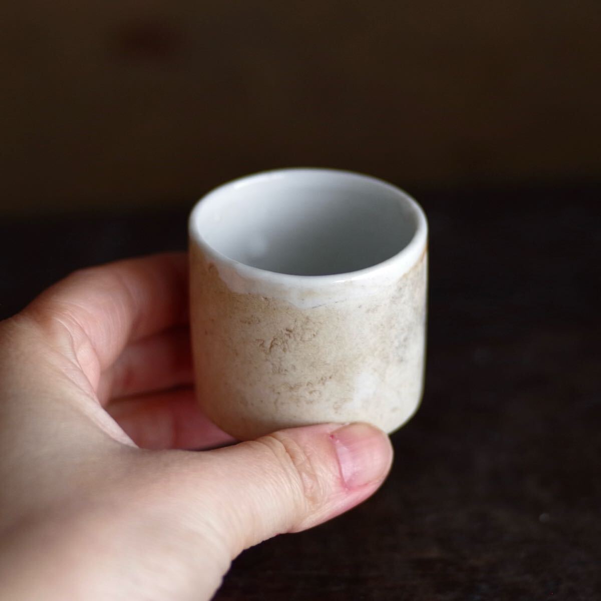 無傷】白磁筒盃 古伊万里 明治大正 酒器 酒盃 立ちぐい ぐい呑 無傷】白磁筒盃 古伊万里 明治大正 酒器 酒盃 立ちぐい ぐい呑