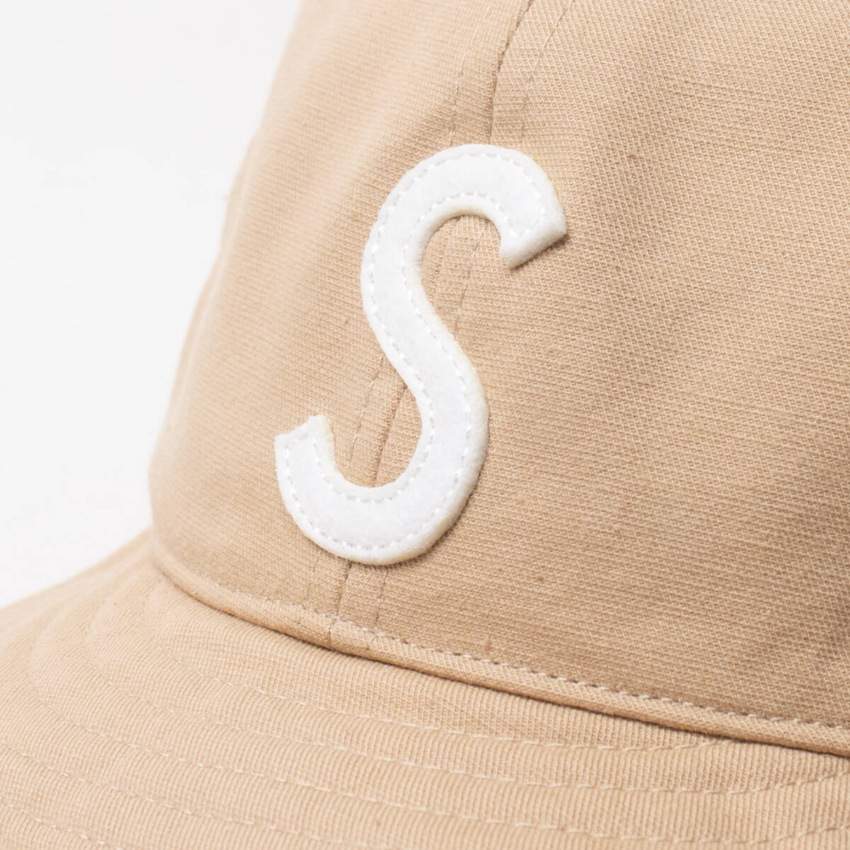 新品 Basiquenti ロゴ アンパイアキャップ フリーサイズ ベージュ_画像4
