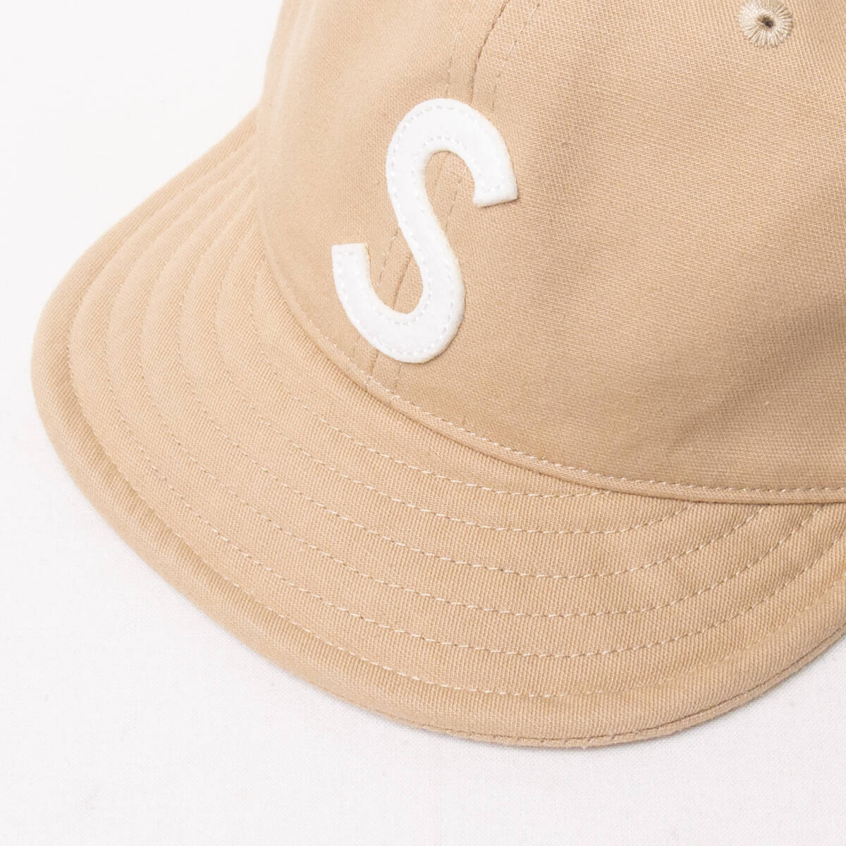 新品 Basiquenti ロゴ アンパイアキャップ フリーサイズ ベージュ_画像5