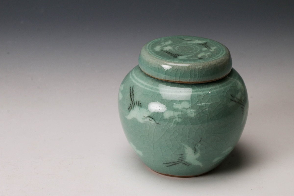 SAG】古堂 趙斗彦(翠扇) 高麗青磁雲鶴文茶入 茶壷 共箱 茶道具 SAG】古堂 趙斗彦(翠扇) 高麗青磁雲鶴文茶入 茶壷 共箱 茶道具