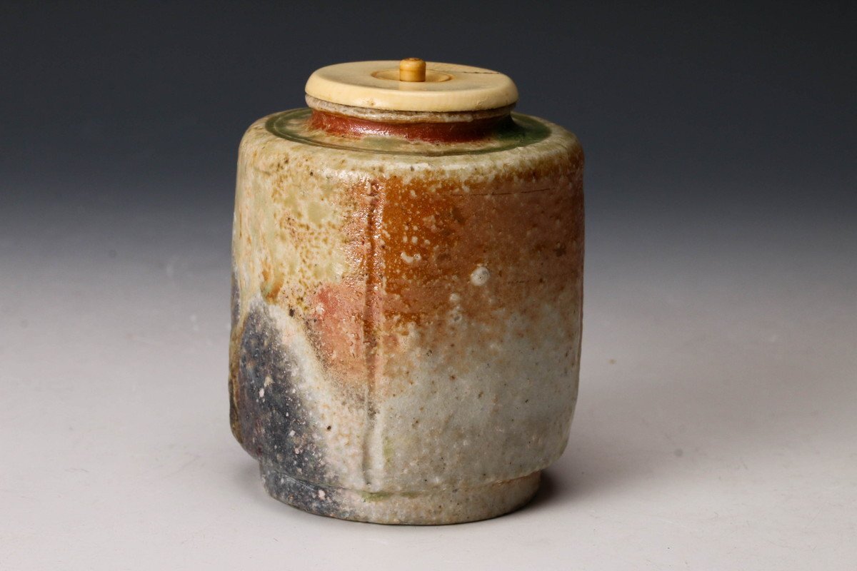 SAG】井村侊生 松風写伊賀茶入 共箱 仕覆(角龍金襴) 茶道具 本物 SAG】井村侊生 松風写伊賀茶入 共箱 仕覆(角龍金襴) 茶道具 本物