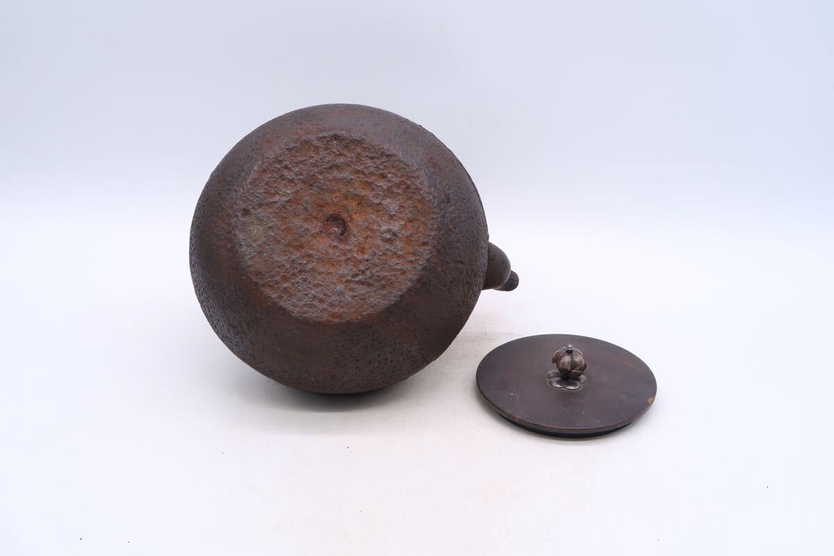 鉄瓶 龍文堂造 山水図 煎茶道具 茶道具 金属工芸 急須 時代物 湯 鉄瓶 龍文堂造 山水図 煎茶道具 茶道具 金属工芸 急須 時代物 湯