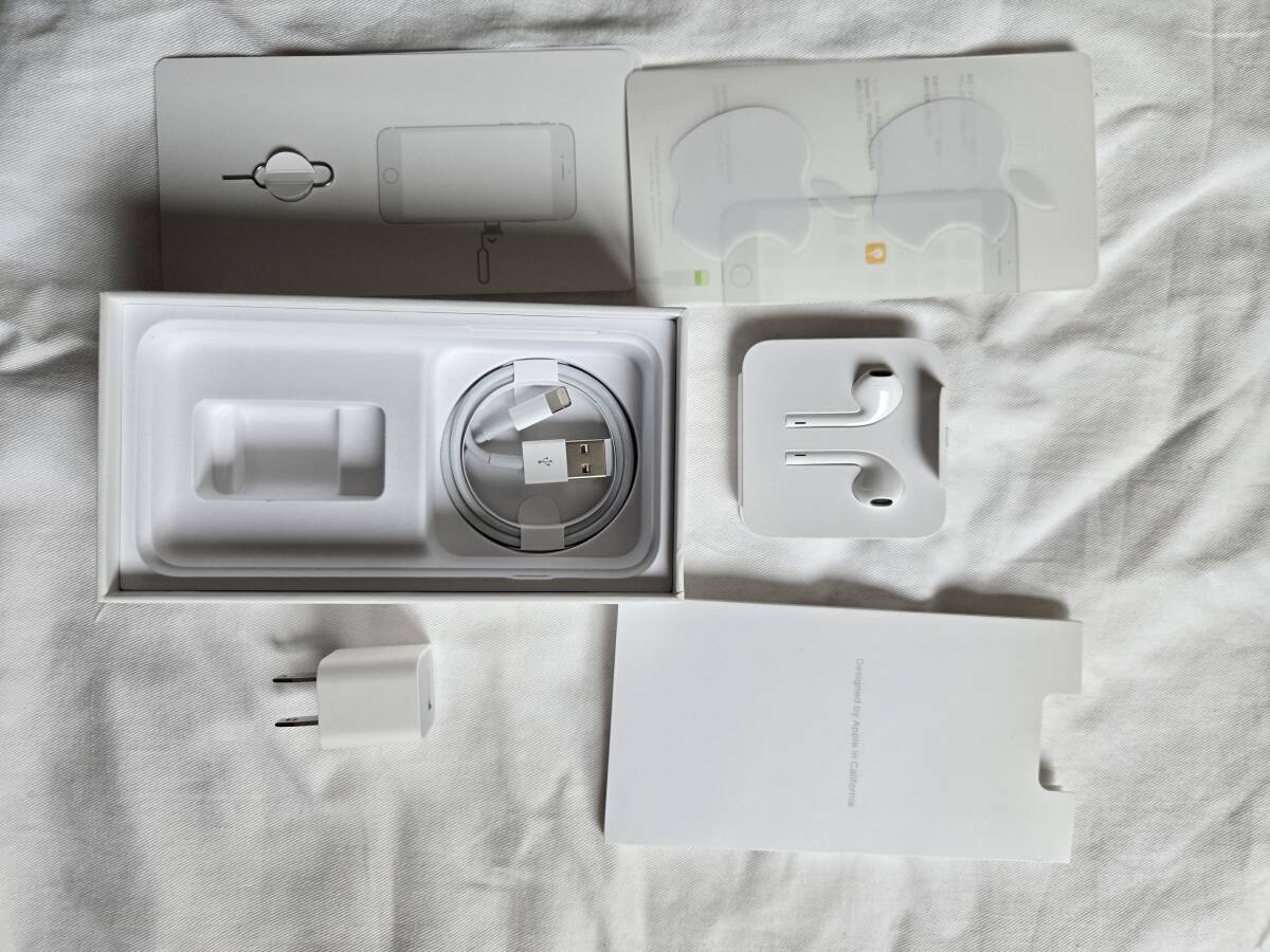 Apple iPhone 7 シルバー 32GB(中古)利用制限なし 付属品未 Apple iPhone 7 シルバー 32GB(中古)利用制限なし 付属品未