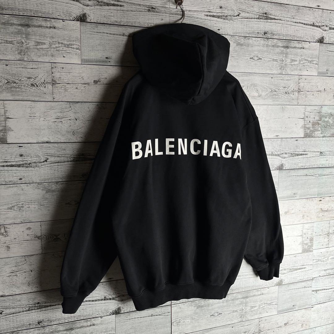 美品 超人気モデル】バレンシアガ バックプリントロゴ入り 美品 超人気モデル】バレンシアガ バックプリントロゴ入り