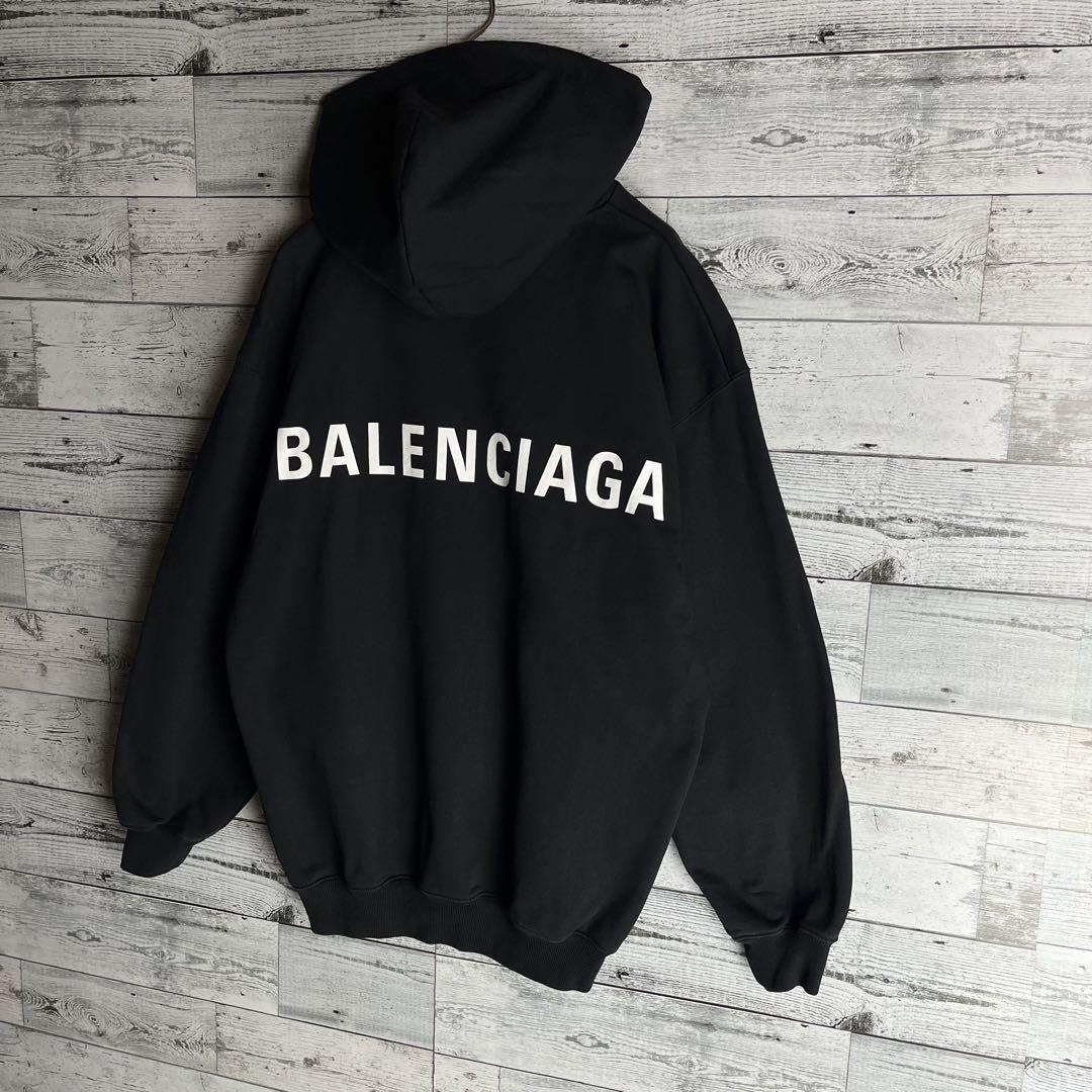 美品 超人気モデル】バレンシアガ バックプリントロゴ入り 美品 超人気モデル】バレンシアガ バックプリントロゴ入り