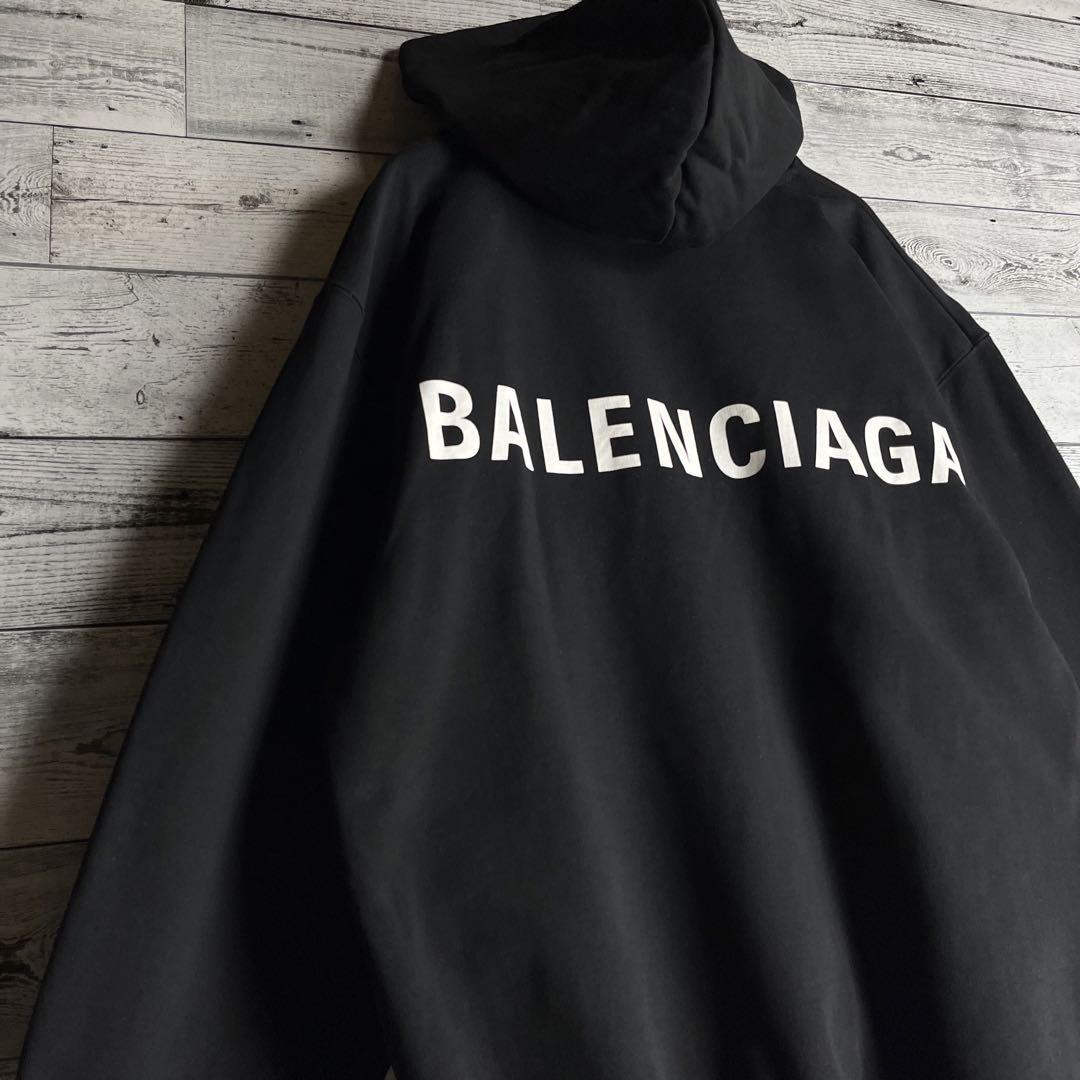 美品 超人気モデル】バレンシアガ バックプリントロゴ入り 美品 超人気モデル】バレンシアガ バックプリントロゴ入り
