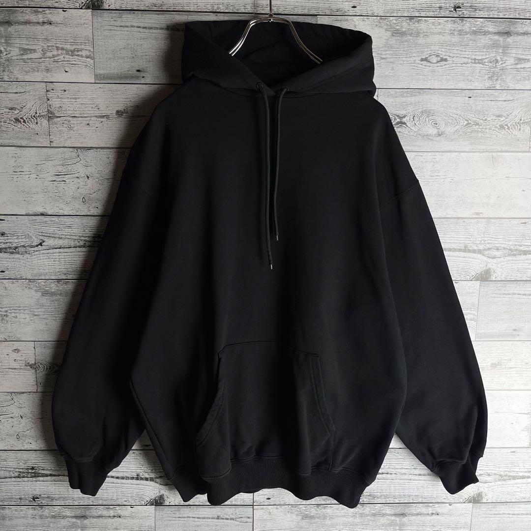 美品 超人気モデル】バレンシアガ バックプリントロゴ入り 美品 超人気モデル】バレンシアガ バックプリントロゴ入り