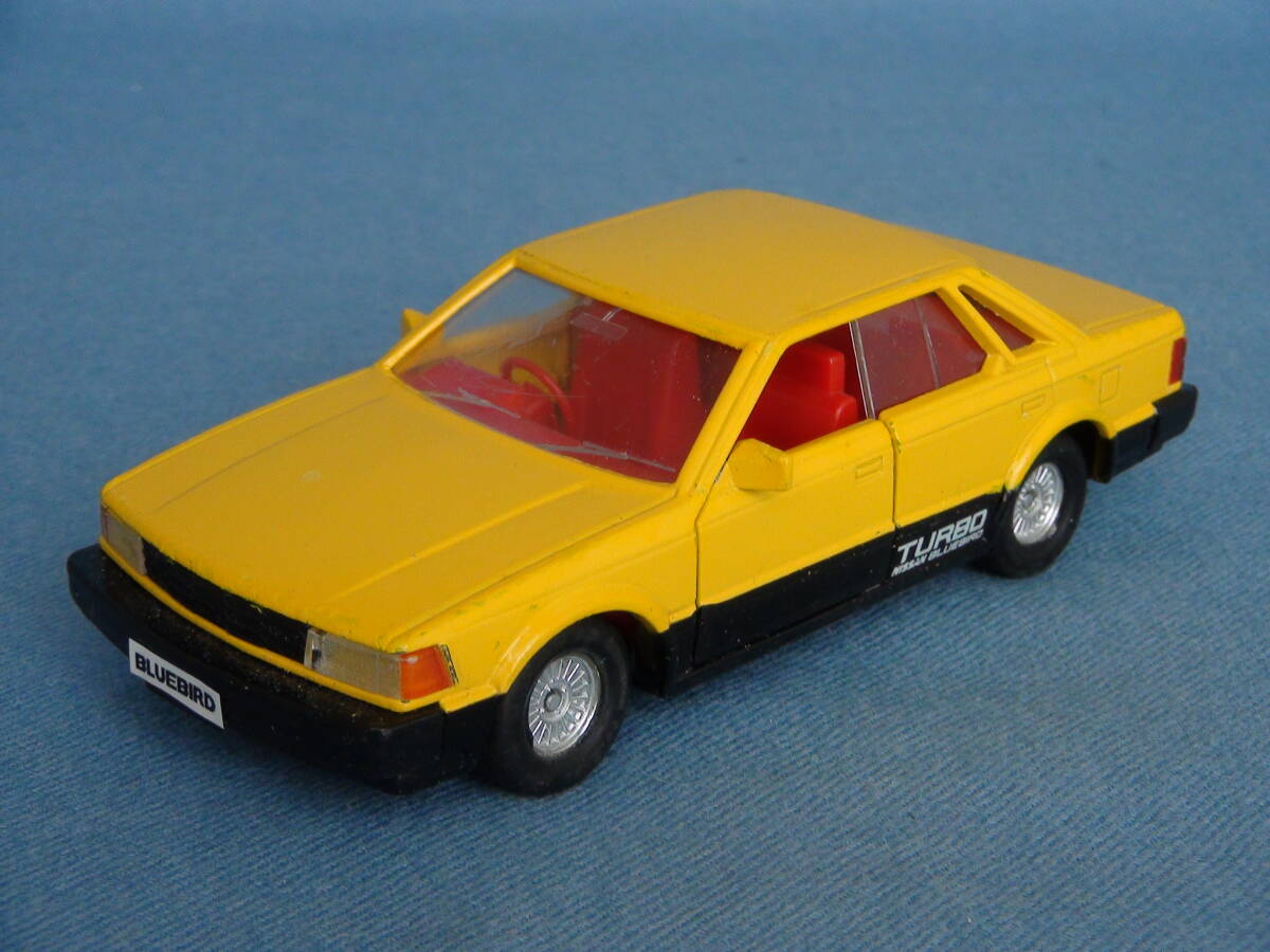 古い日本製トミカ・ダンディ1/35日産7代目ブルーバードU11型4 古い日本製トミカ・ダンディ1/35日産7代目ブルーバードU11型4