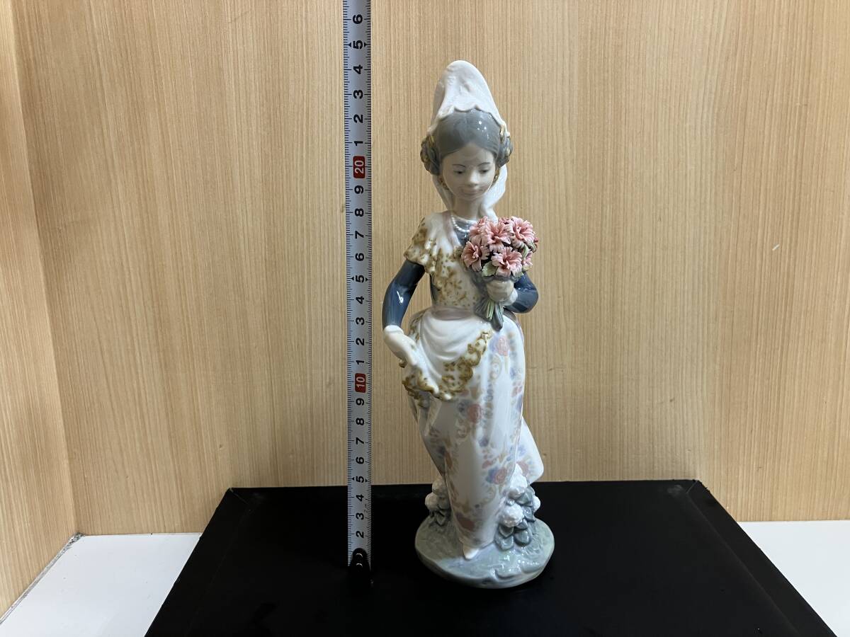 ☆ 極美品 LLADRO リヤドロ 「バレンシアの少女」フィギュリン ☆ 極美品 LLADRO リヤドロ 「バレンシアの少女」フィギュリン