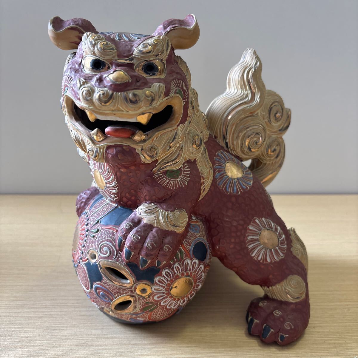 ♪B☆926 九谷焼 玉乗り獅子 シーサー 狛犬 玉獅子 縁起物 魔 ♪B☆926 九谷焼 玉乗り獅子 シーサー 狛犬 玉獅子 縁起物 魔