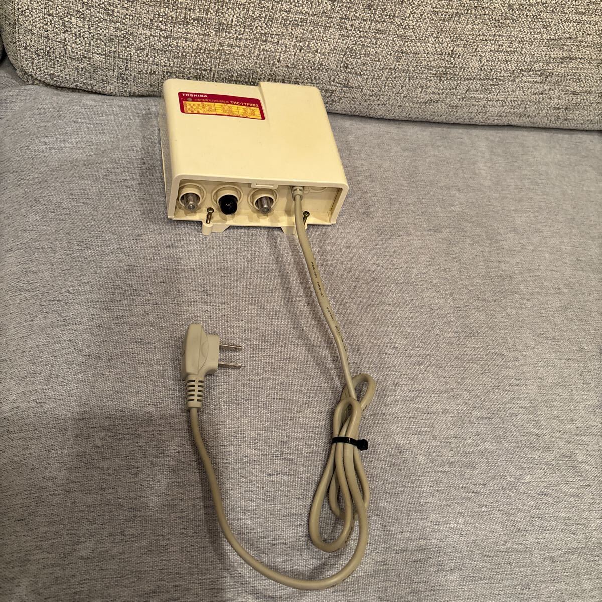 自宅保管品　TVブースター TOSHIBA THC-77FR2 CATV BOOSTER 地上デジタル 中古現(xiàn)狀品 400円
