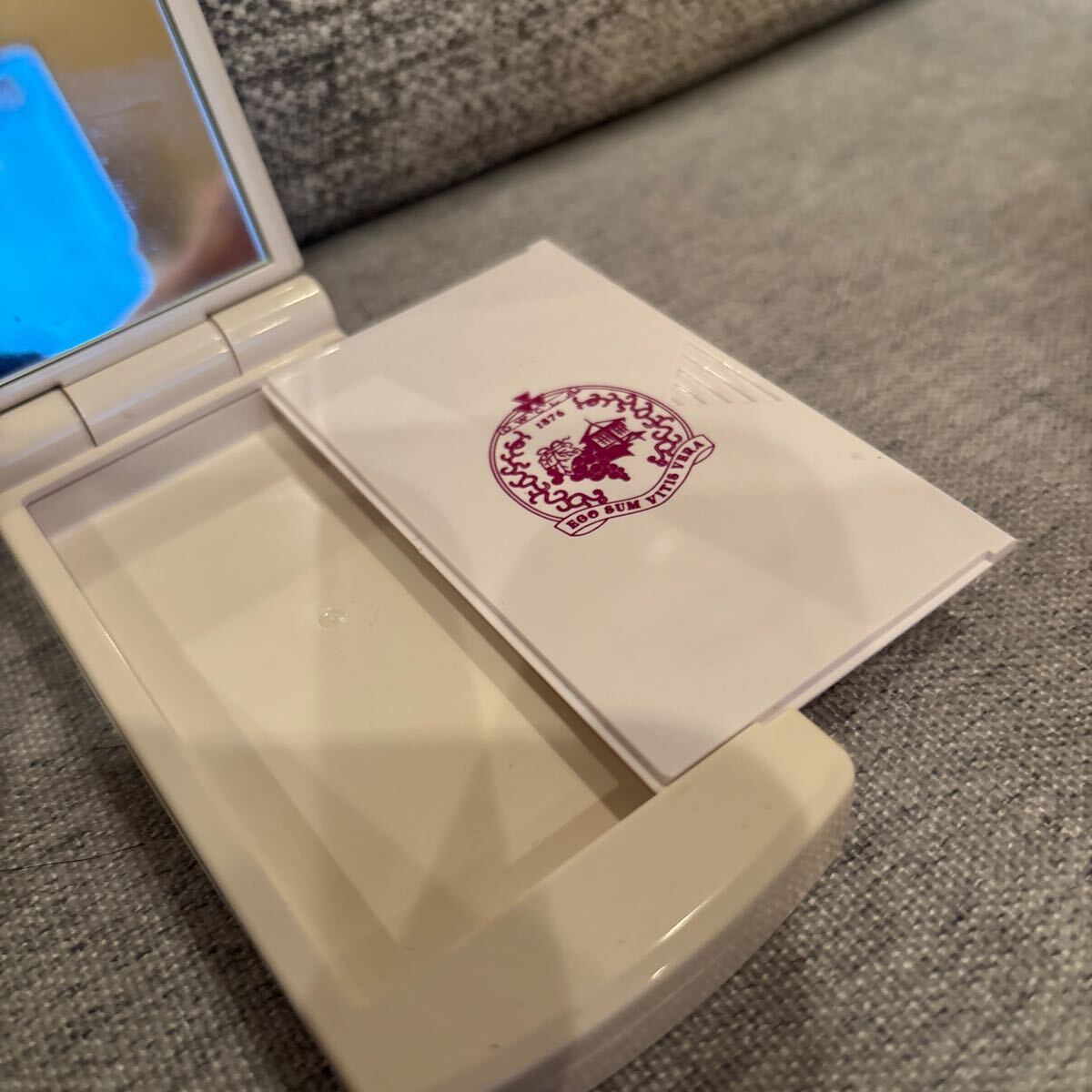 自宅保管品　攜帯型ミラー　手鏡　同志社女子大學オリジナル商品　プラスチック制　ホワイト　200円